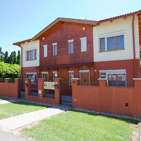 Zoli Apartmanok-Bródy 51-53 Hajdúszoboszló Exterior foto