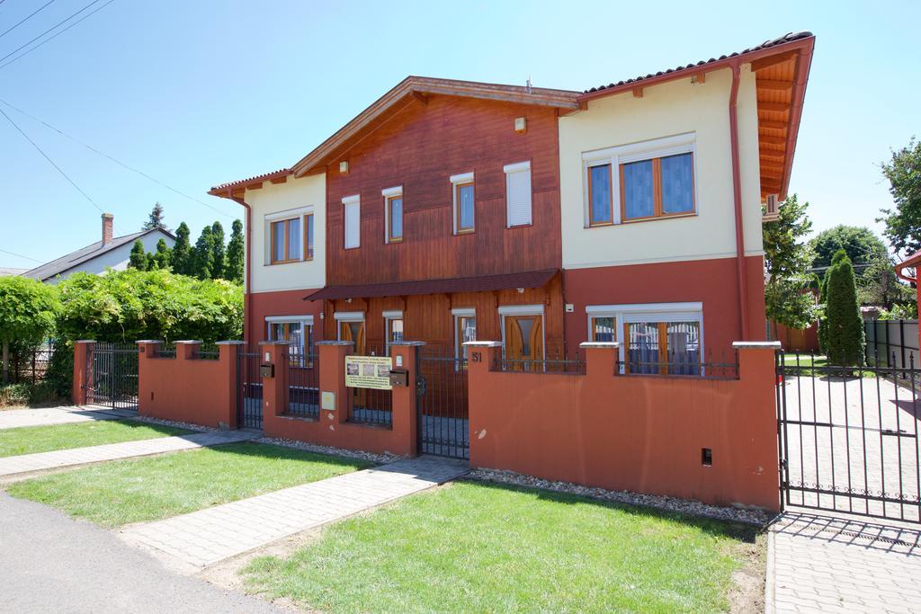 Zoli Apartmanok-Bródy 51-53 Hajdúszoboszló Exterior foto