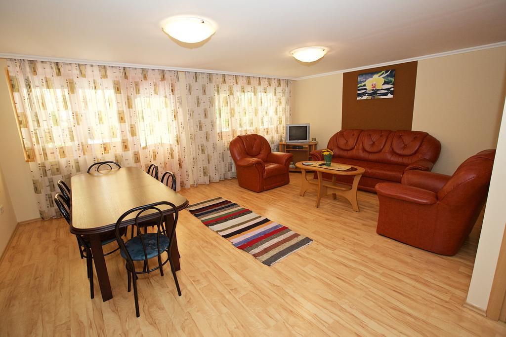 Zoli Apartmanok-Bródy 51-53 Hajdúszoboszló Exterior foto