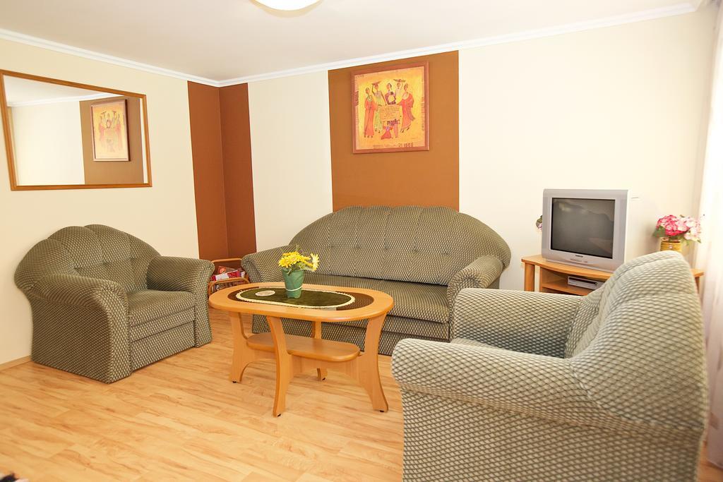 Zoli Apartmanok-Bródy 51-53 Hajdúszoboszló Exterior foto