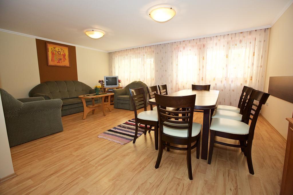 Zoli Apartmanok-Bródy 51-53 Hajdúszoboszló Exterior foto