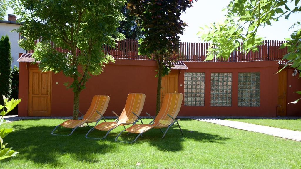 Zoli Apartmanok-Bródy 51-53 Hajdúszoboszló Exterior foto